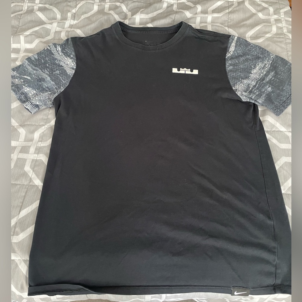Nike LeBron James Dri Fit Graphic T-Shirt Black Medium M